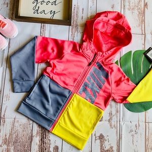 Nike Therma Dri-Fit Technology